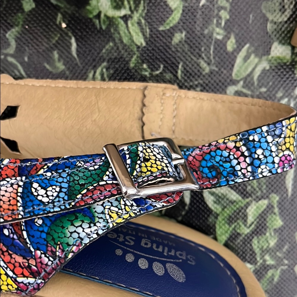 Spring Step Multicolor Heels - Picture 6 of 10